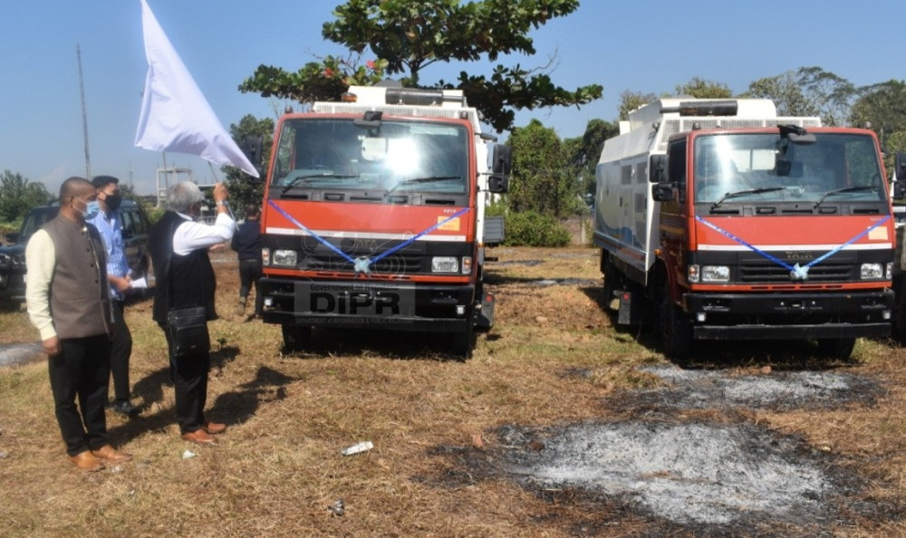 Advisor Dr Neikiesalie Kire flagging off the road sweeper vehicles during an event held in Dimapur on November 19. (DIPR Photo)